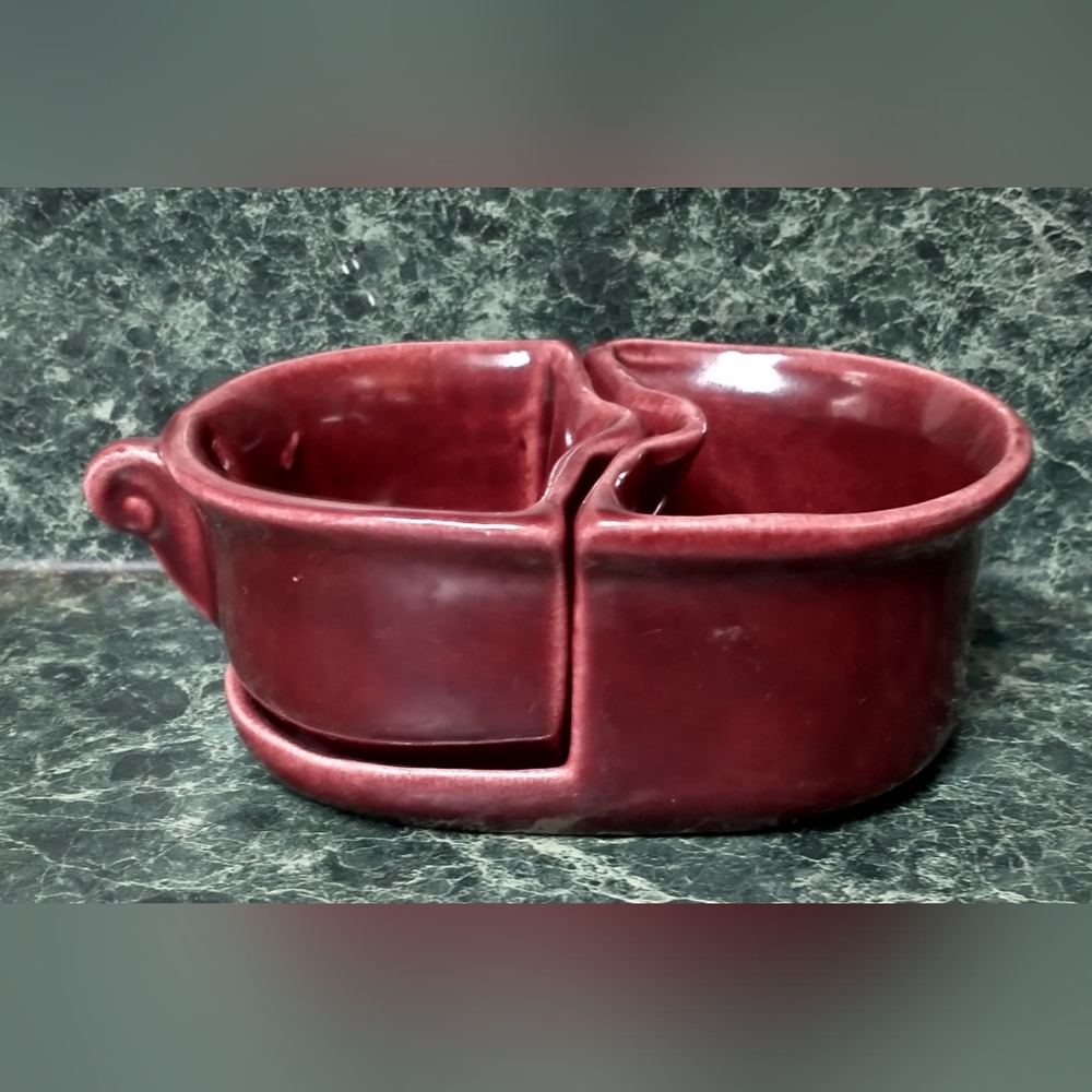 Vintage Camark USA Pottery Maroon Nesting Creamer & Sugar #830 *AS IS*